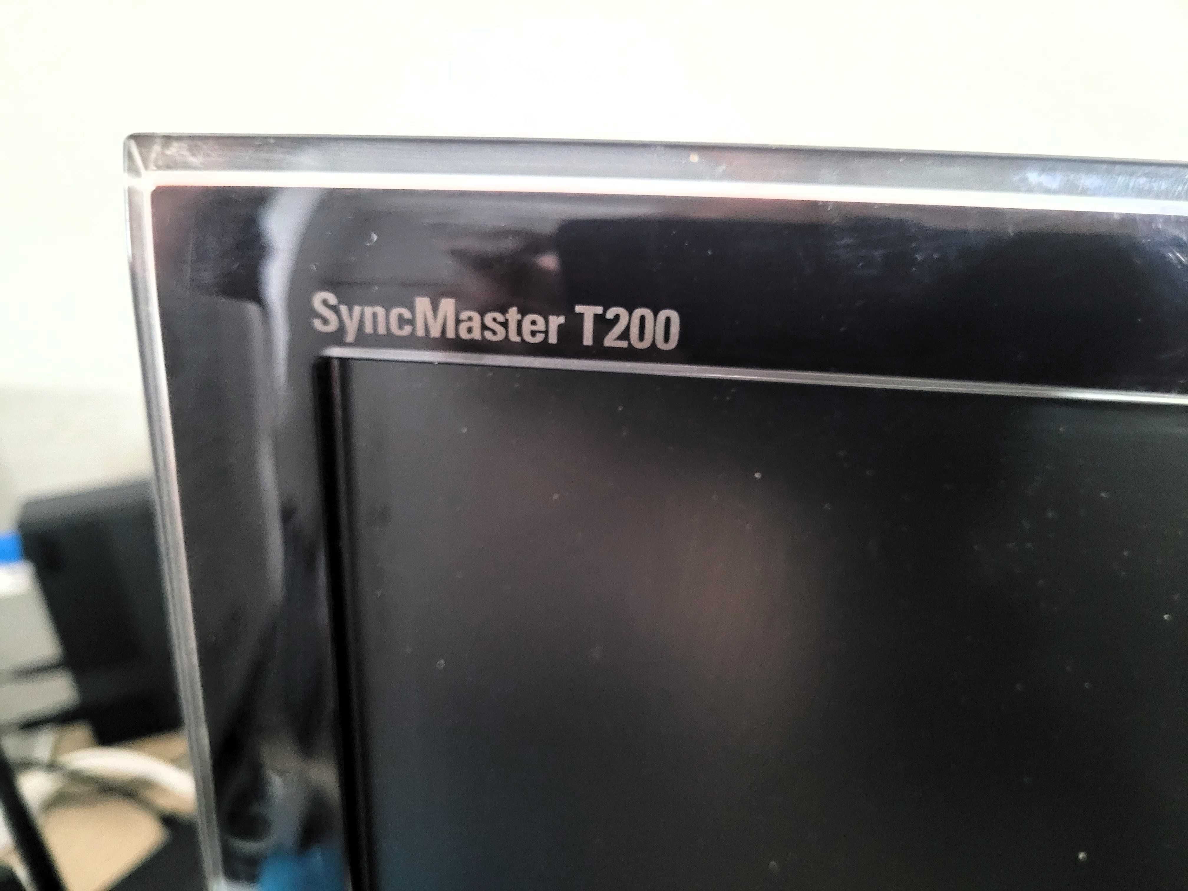 Монитор Samsung SyncMaster T200 20"