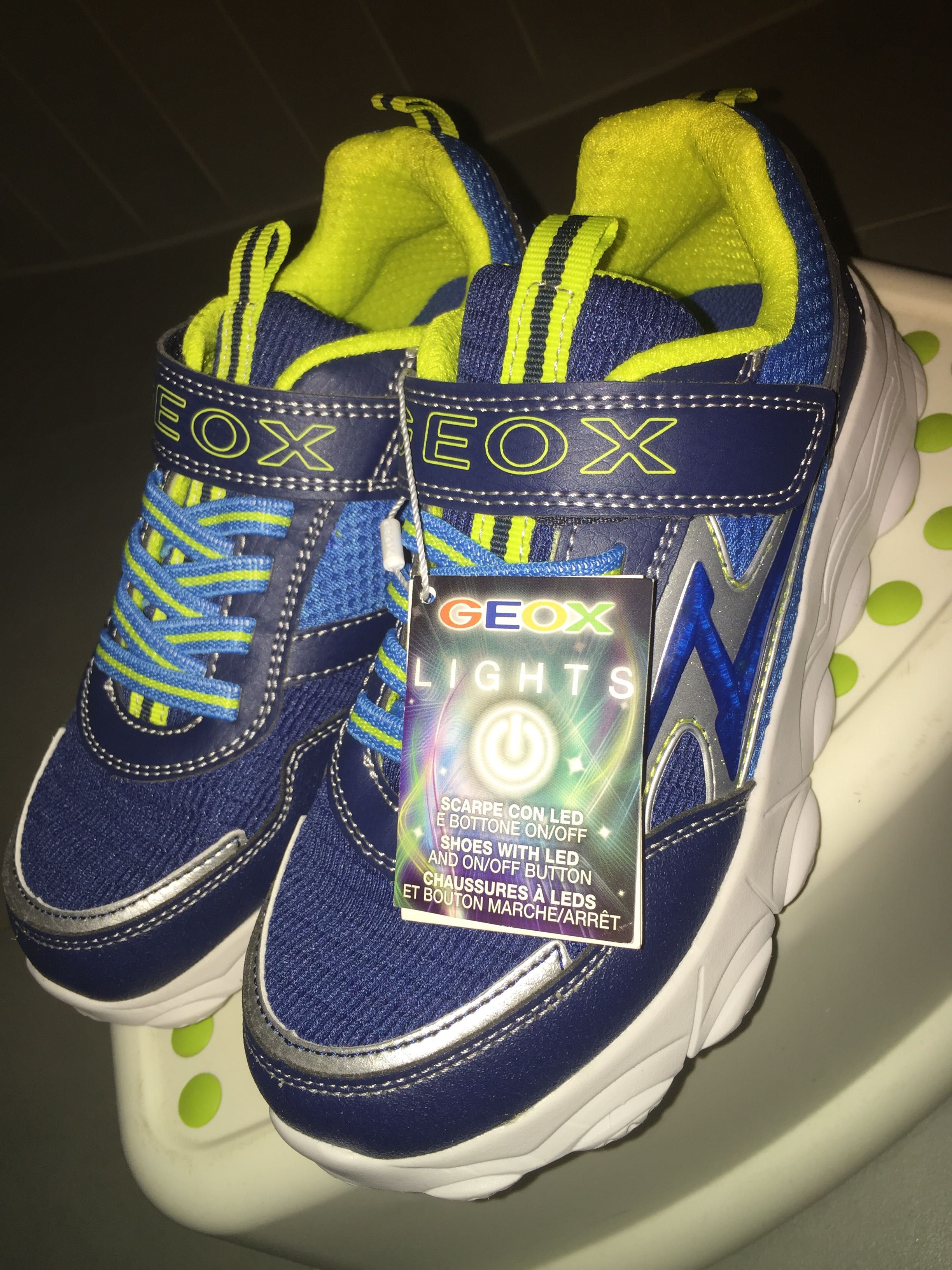 Nowe świecące sneakersy buty Geox r. 32