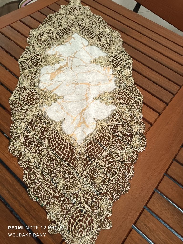 Bieżnik nowy welur złota gipiura 90x40cm