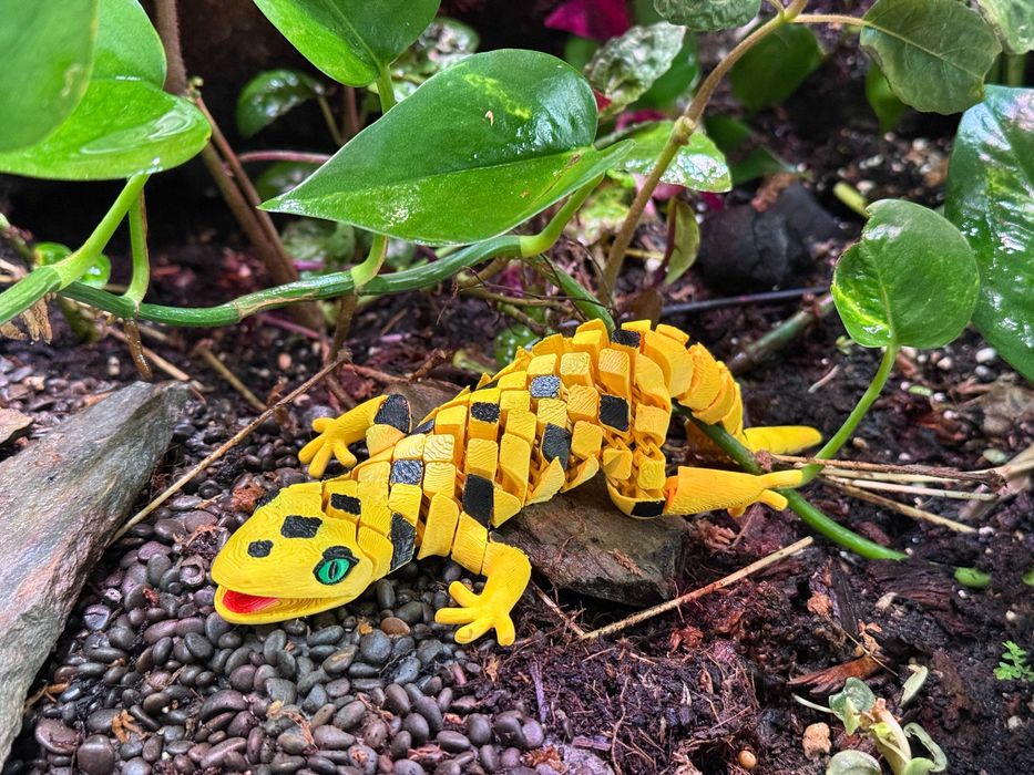 Gekon Segmentowy 3D – elastyczny, ruchoma zabawka, ozdoba terrarium