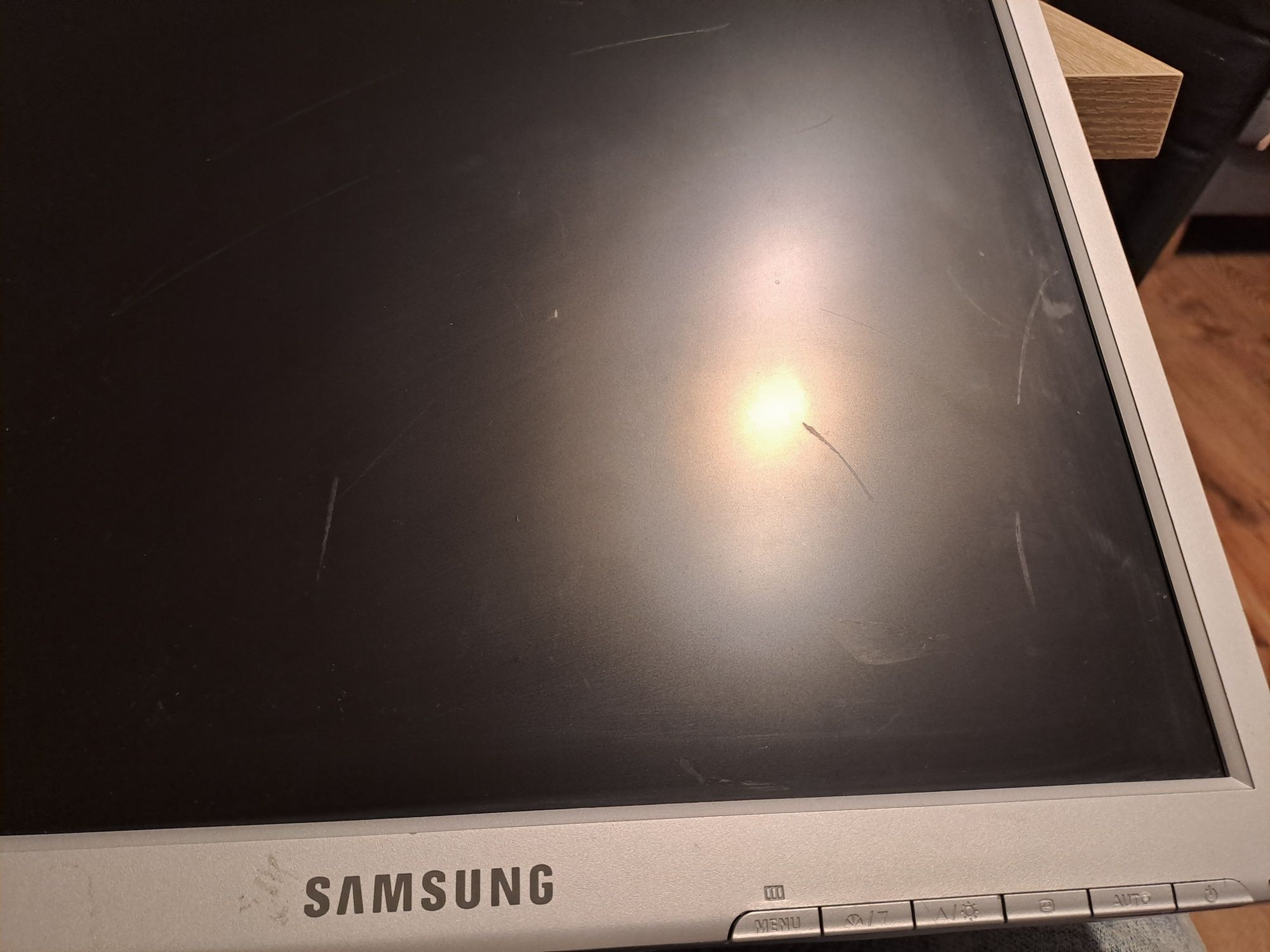 Monitor Samsung 17 cali GH17LS + kable