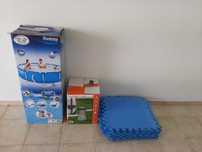 Piscina Bestway com bomba e tapete