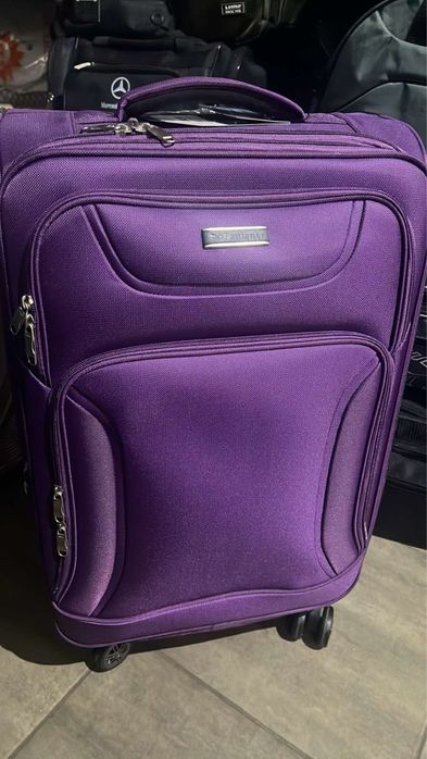 Чемодан  Большой Полипропилен