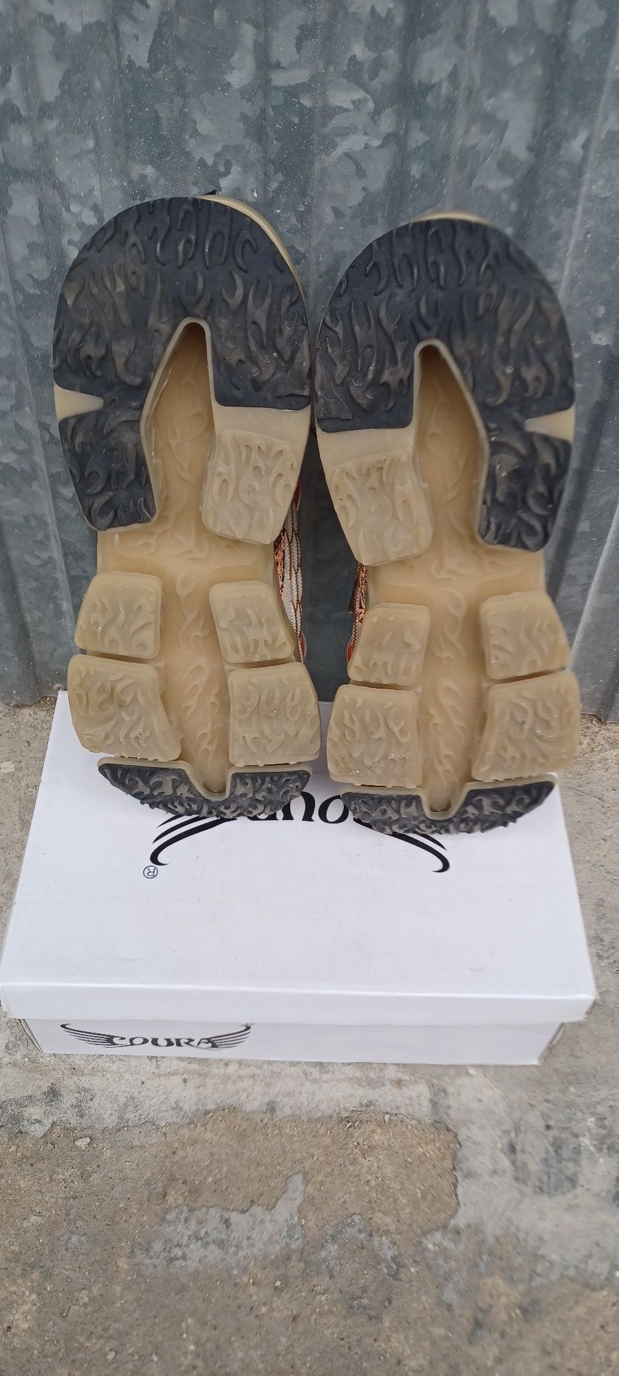 Vendo este par de tenis