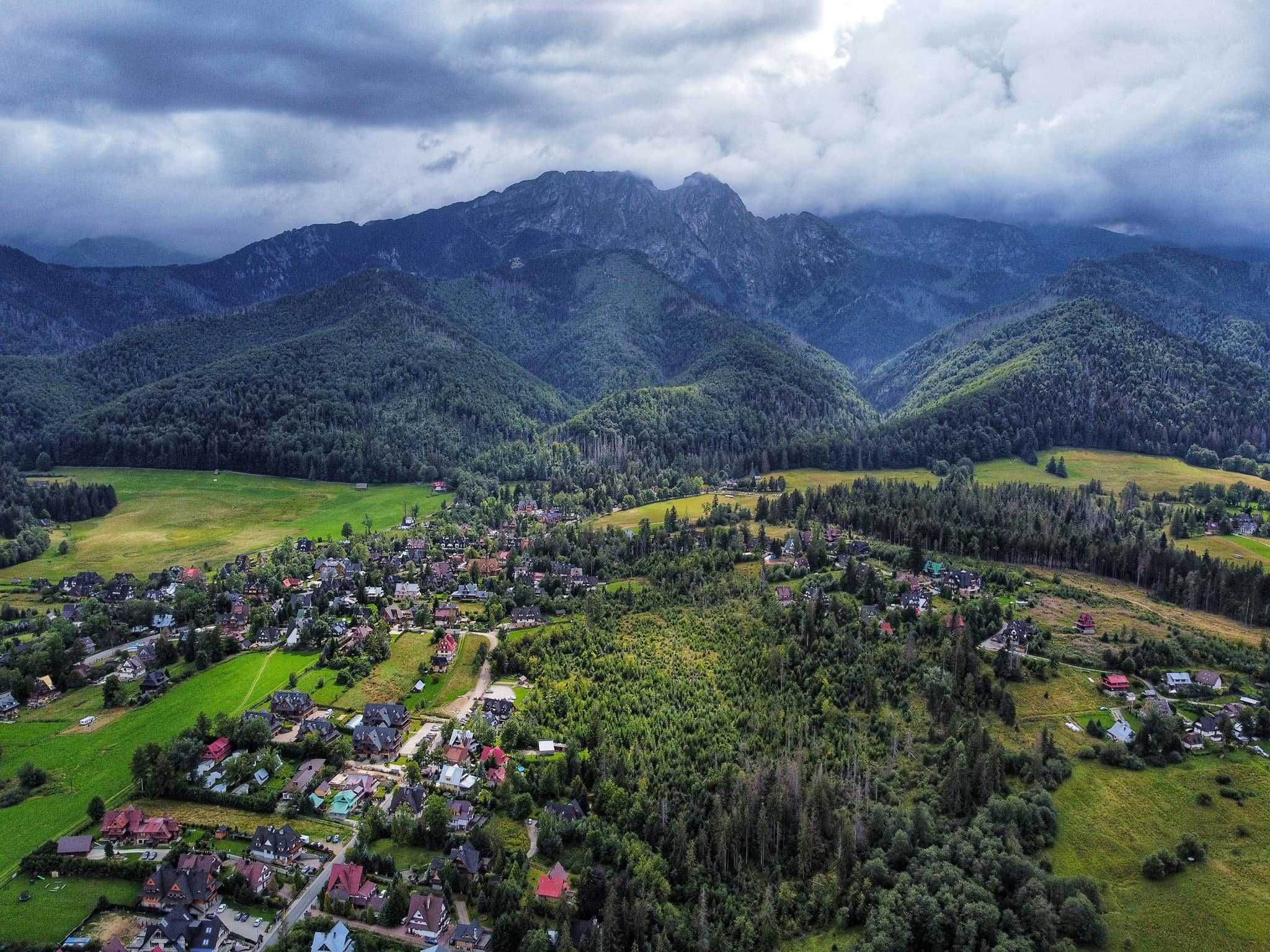 ZDJĘCIA Z DRONA SANDOMIERZ | Filmy z drona | Usługi dronem | Dojazd