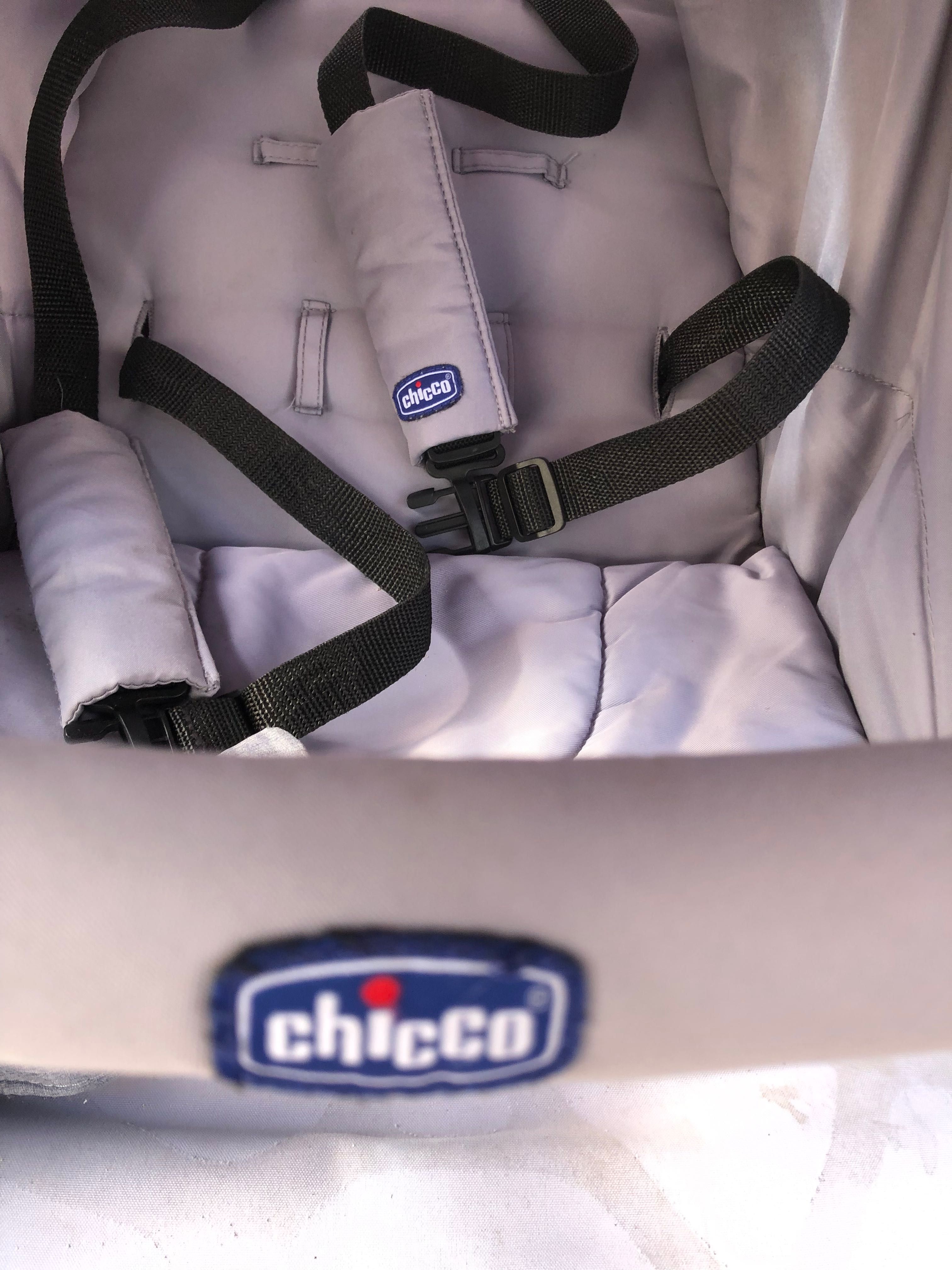 Прогулянкова коляска Chicco