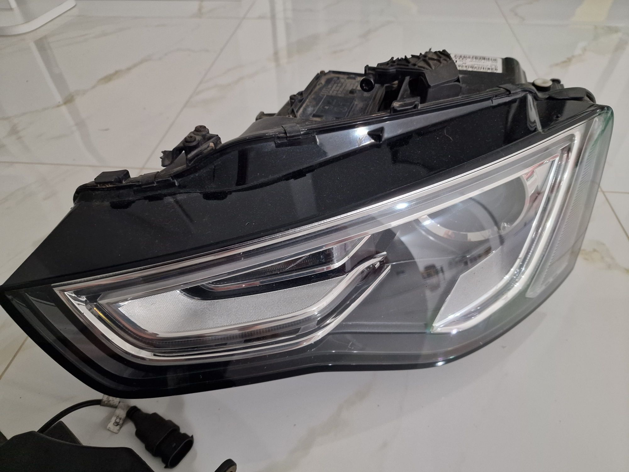 Lampa przednia lewa Audi A4 B8 okazja plus halogen!!