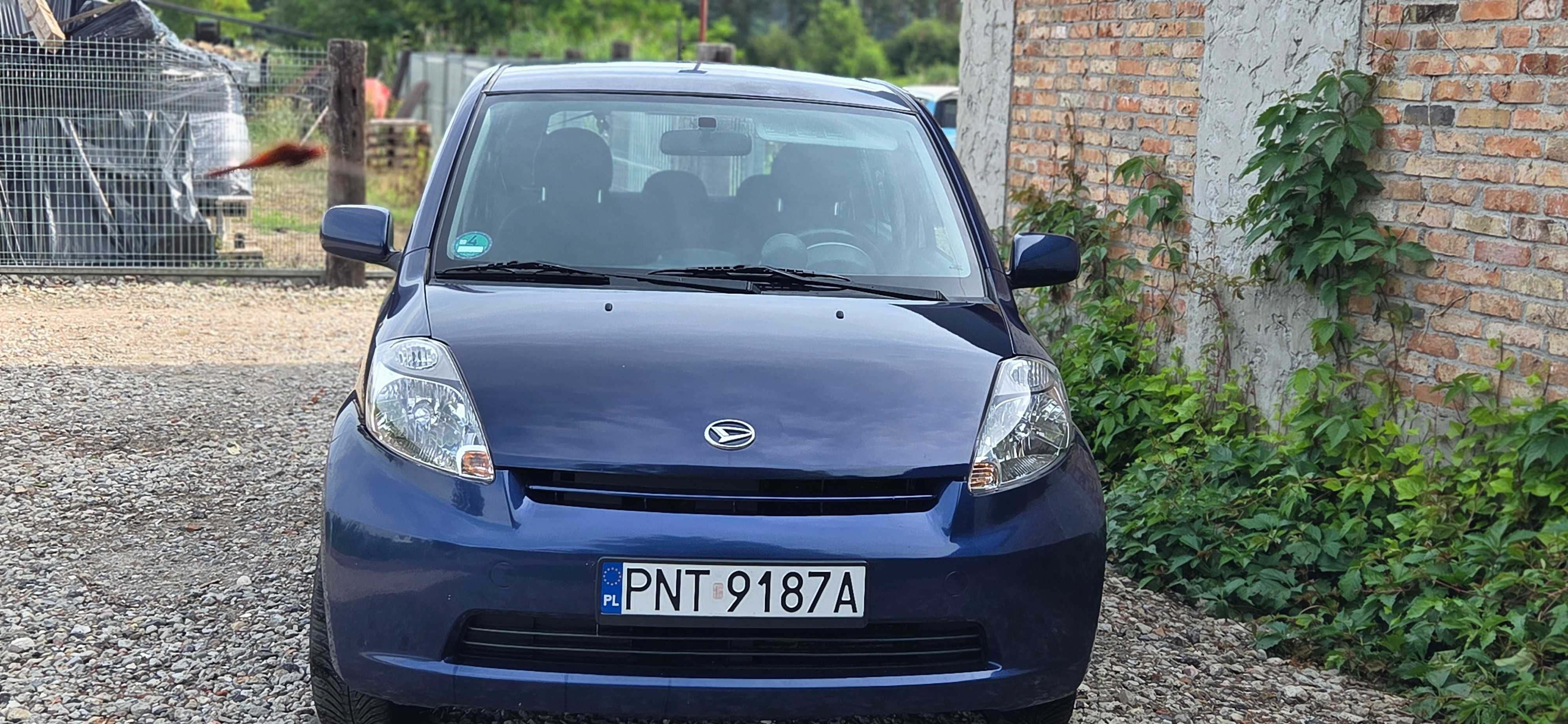 Daihatsu Sirion jak Yaris