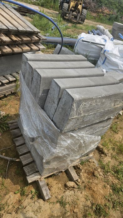 Sprzedam krawężniki grubość 15 i 20cm
