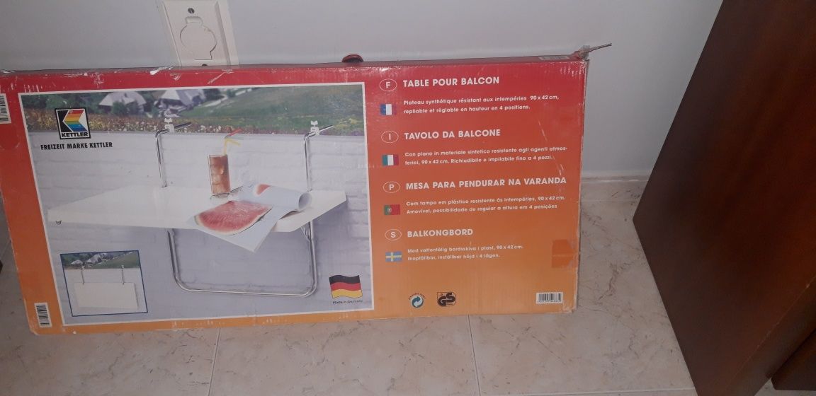 Mesa para  pendurar na varanda/ terraço
