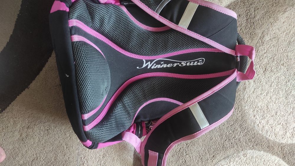 Рюкзак шкільний з ортопедичною спинкою.