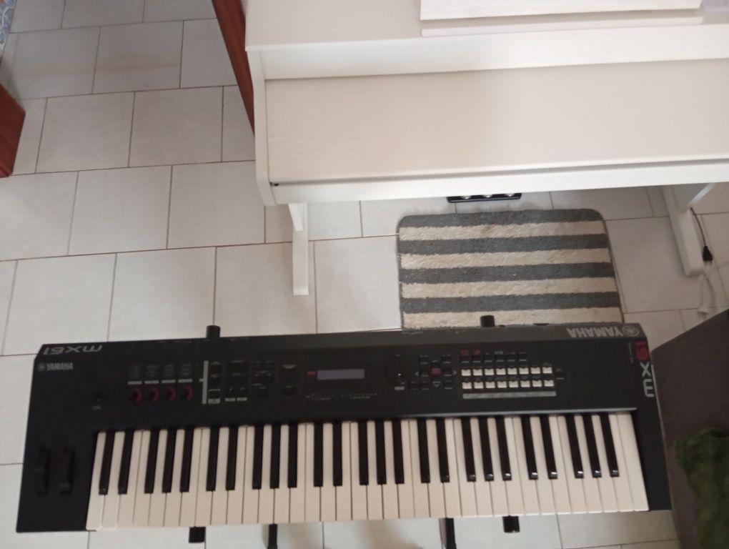 Teclado Yamaha MX 61 como novo turbinado com banco de timbres top