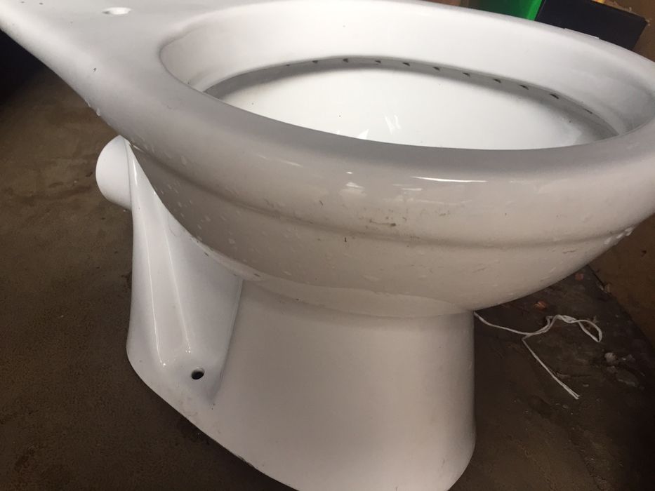 Унітаз сантехнічний