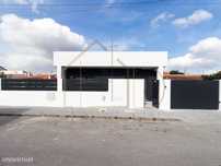 EXCELENTE Moradia Isolada Térrea T4 com garagem. Quinta do Anjo