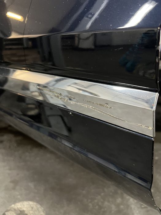 Накладки дверей (батони)VW Touareg ІІІ vw092.3y10