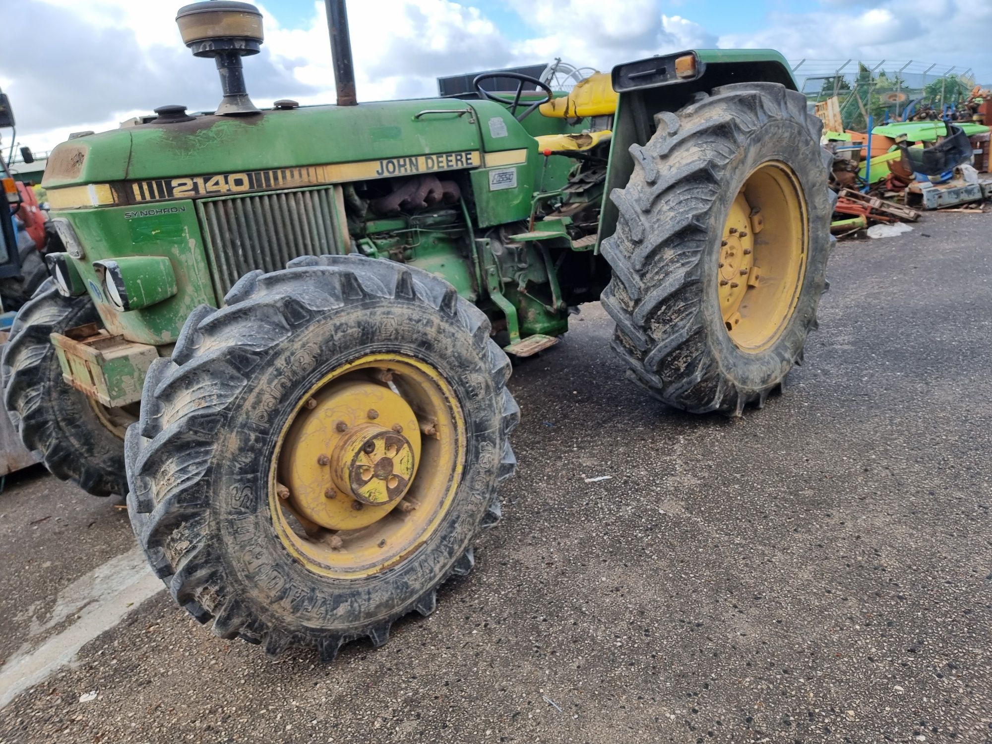 Trator John Deere 2140 DT para peças