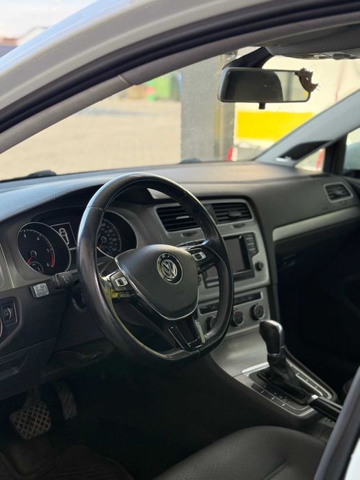 Volkswagen Golf VII 2.0 TDI DSG SE