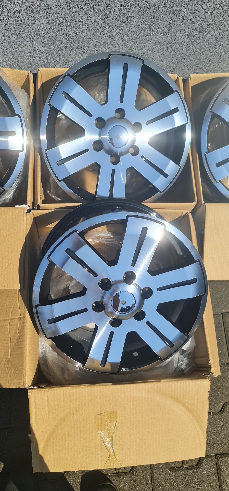 "16 6x125 IVECO NOWE