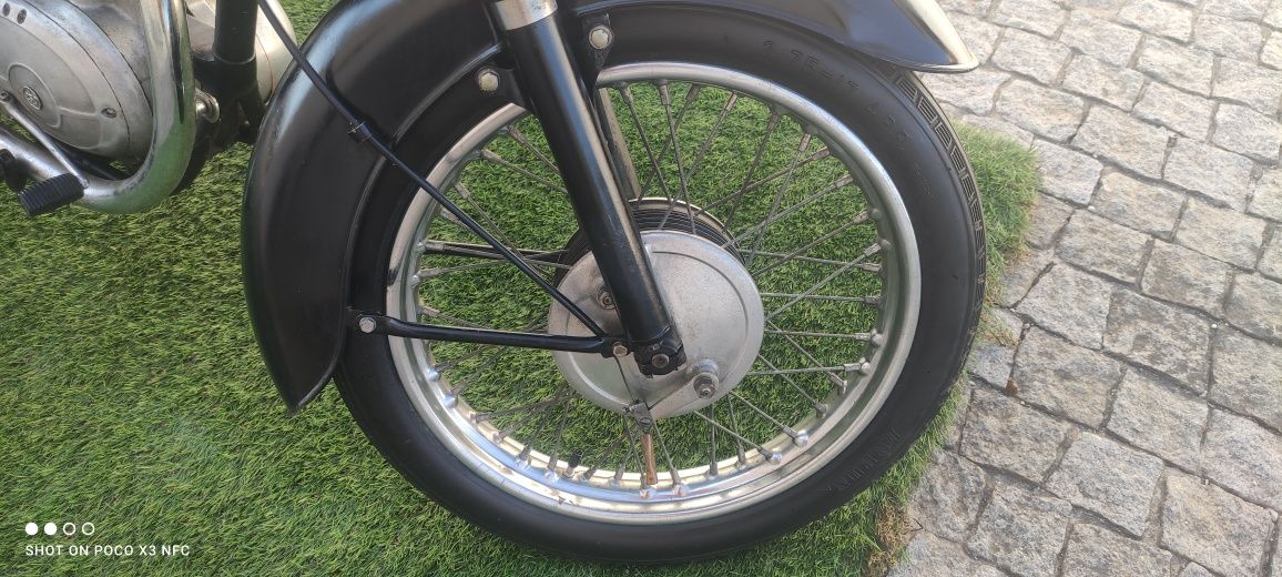 Bsa C15 preta de 1962