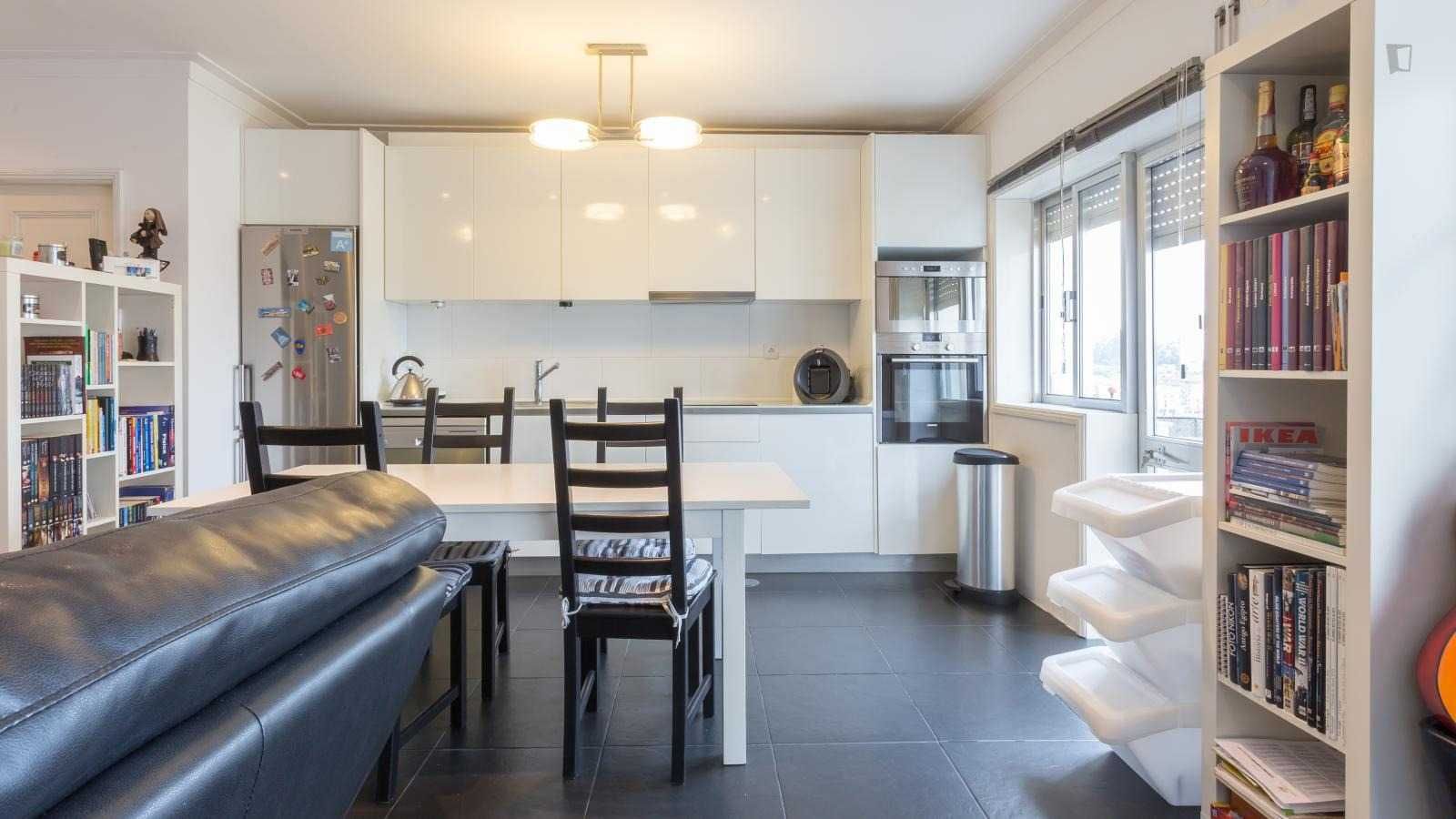 Quarto em Valbom perto do Porto - contas incluídos