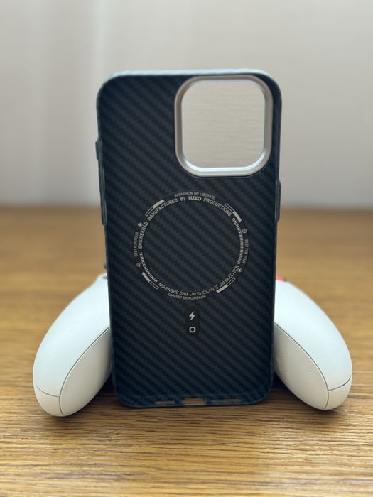 Карбоновый чехол Magsafe Iphone 16 Pro /15 Pro / Pro Max
