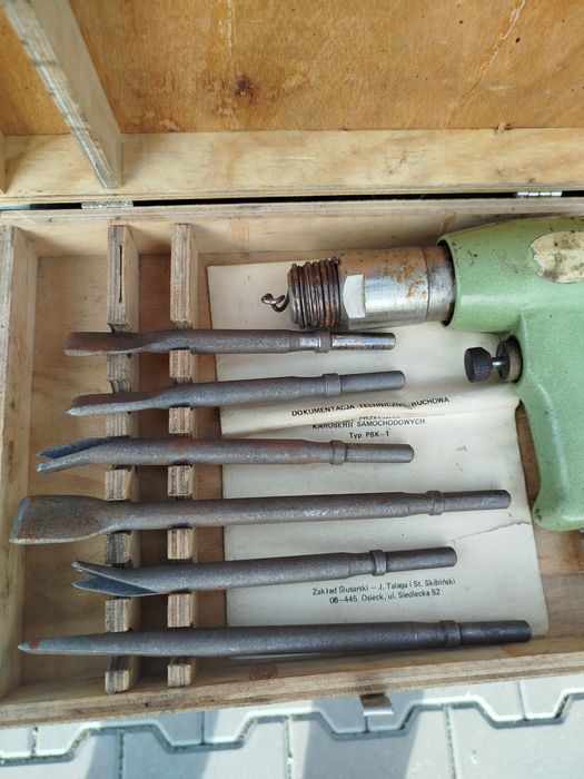 Młotek pneumatyczny blacharski