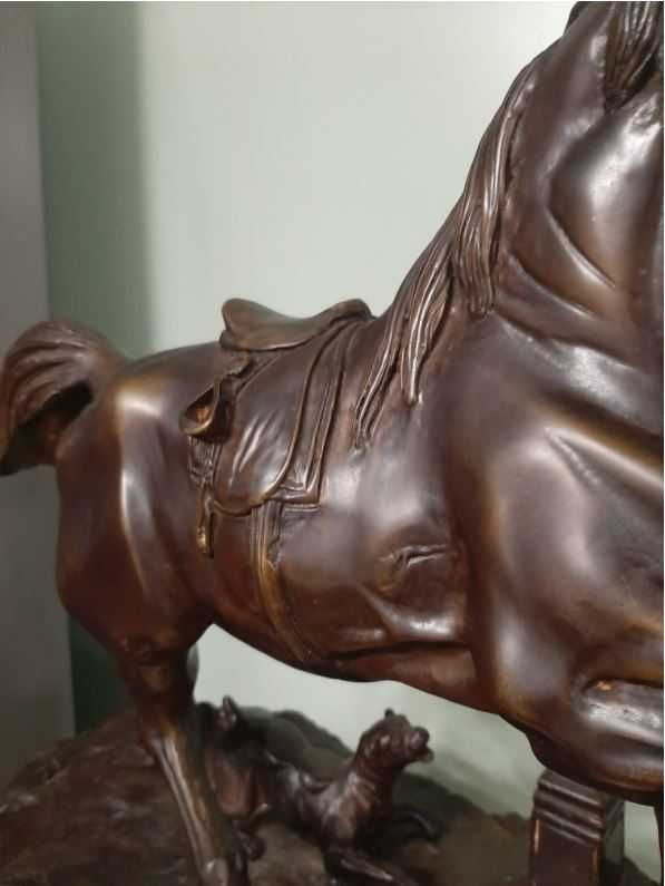 Escultura equestre