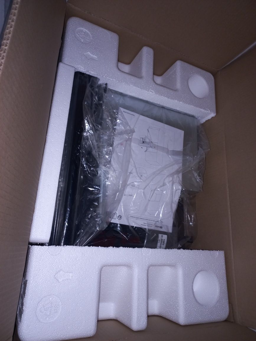Kuchenka mikrofalowa do zabudowy  Electrolux EMS4253TMK Grill