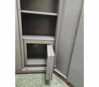 Шкаф металлический с вмонтированным сейфом