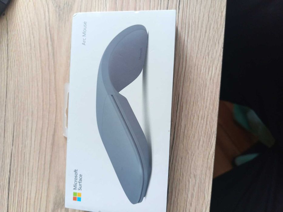Нова миша Microsoft Surface Arc Mouse Ice Blue