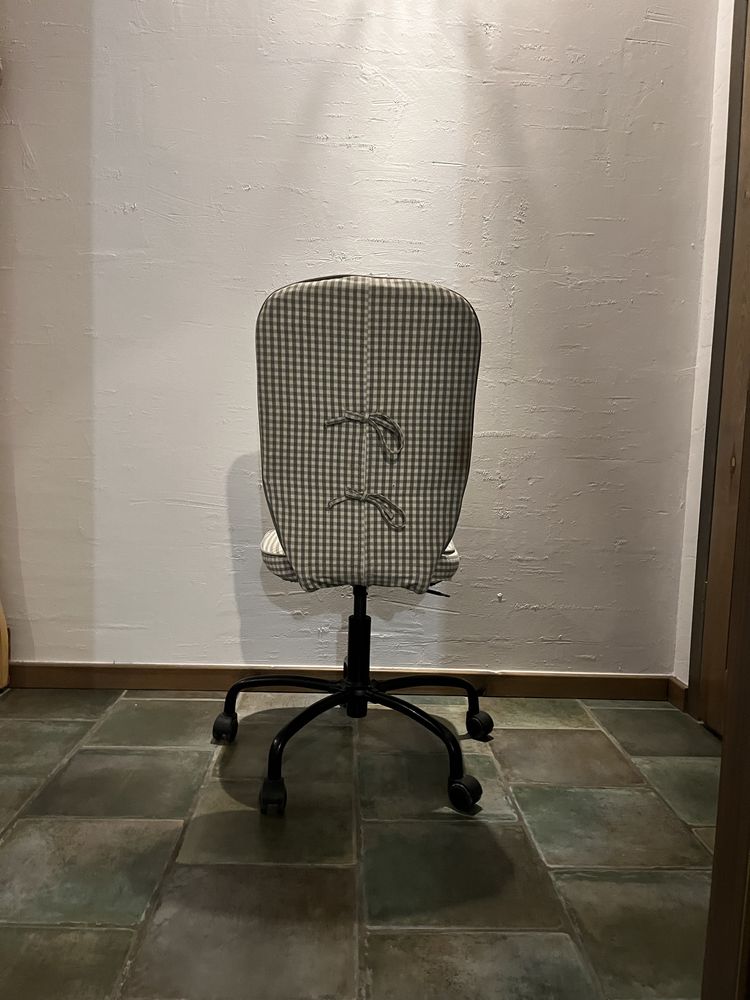 Fotel na kółkach, krzesło