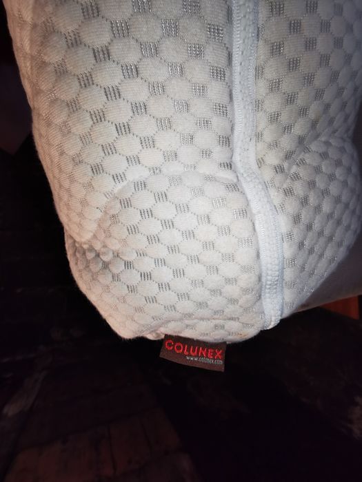 Colchão 090cmx190cm com forra acolchoada da marca Colunex.