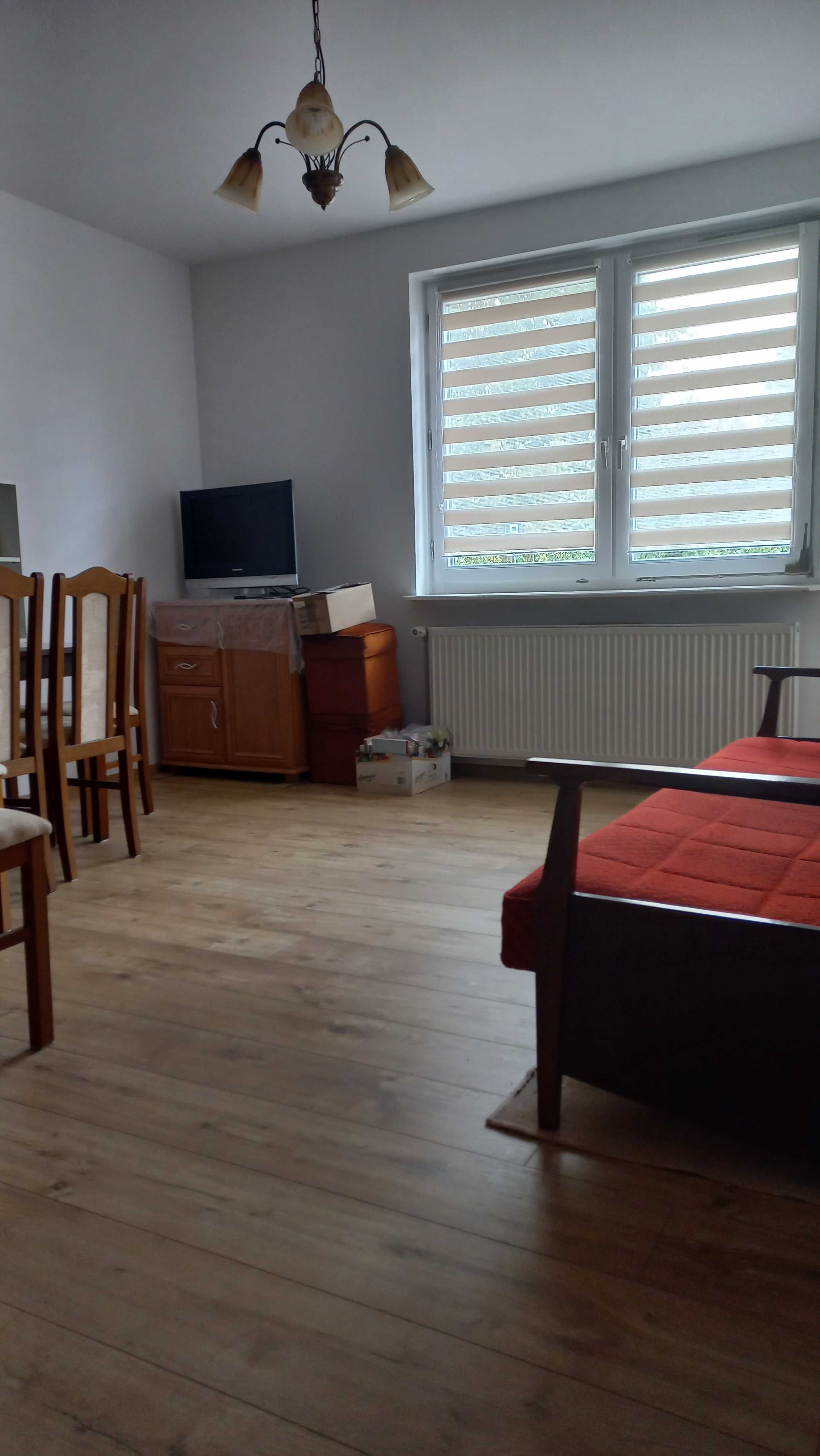 Mieszkanie/Kręta: studenci lub pracujący, świeże po remoncie.