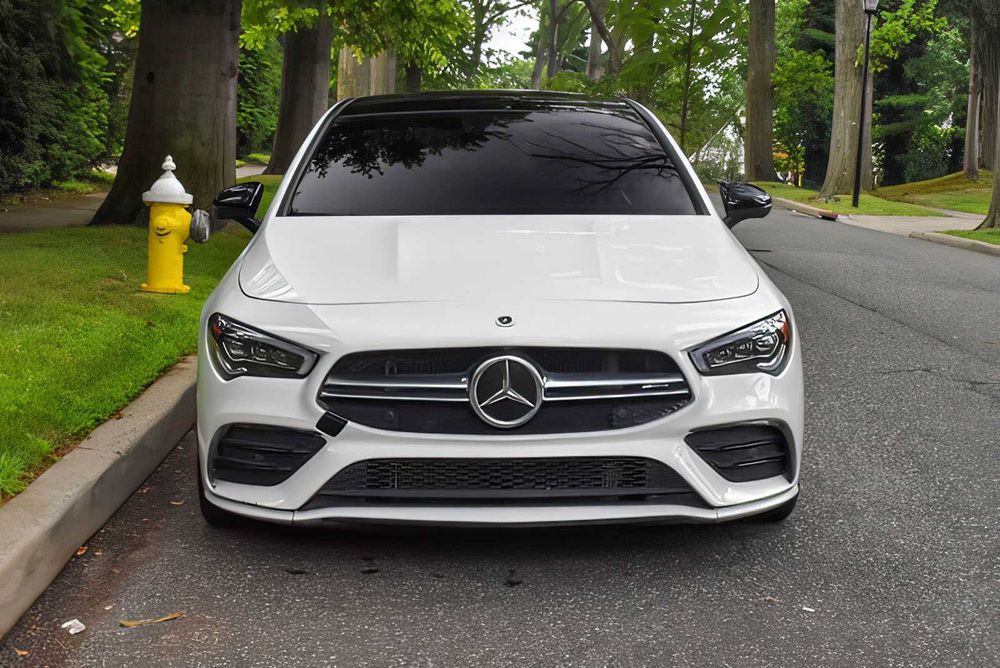 Mercedes-Benz CLA      2023