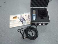 AKG Perception 200 + case + kabel