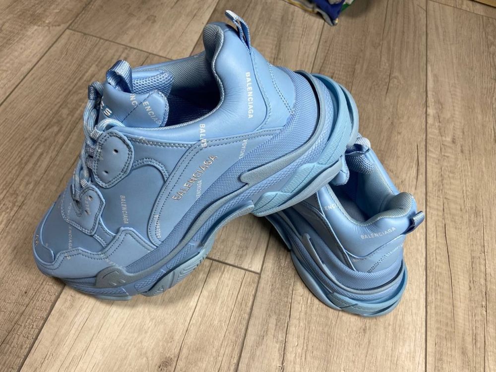 Оригінальні кросівки Balenciaga Triple S