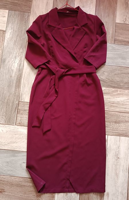 Сукня бордо жіноча з розрізом на ніжці