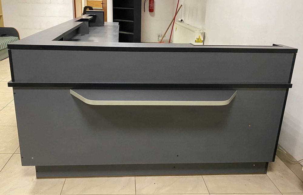 Lada sklepowa używana