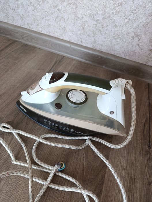 Праска. Утюг. Mirta IRS396