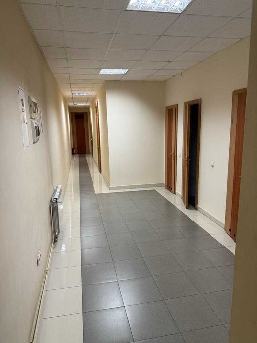 Оренда офісу вул.  Б. Хмельницького з ремонтом та меблями