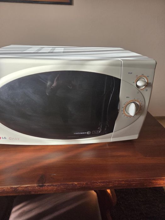 Kuchenka mikrofalowa z grillem LG