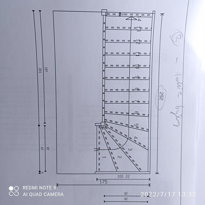 Schody jesionowe jednozabiegowe z podstopniami