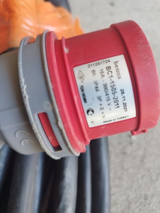 Kabel elektryczny na siłe
