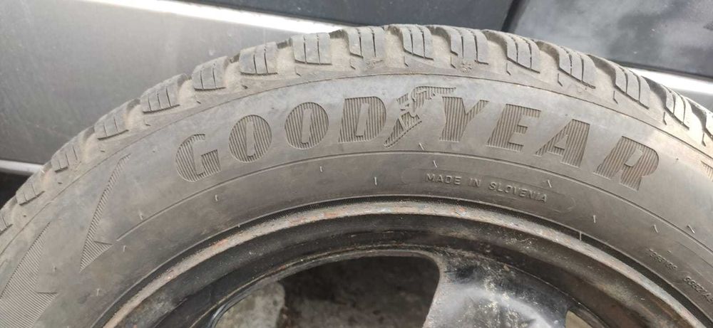 Koła stalowe Dacia Sandero Stepway 2(2012-) zima Goodyear Ultragrip 9