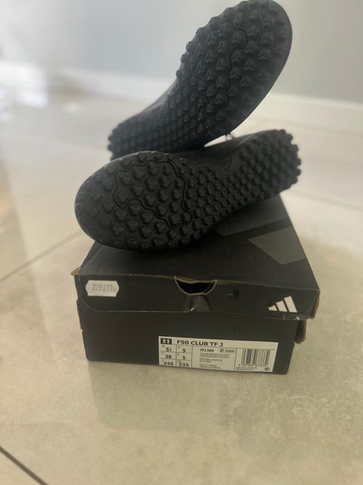 Adidas buty piłkarskie-korki 38