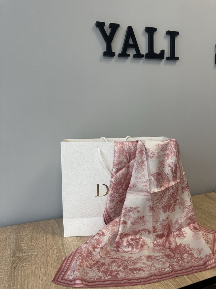 Хустинка Dior нова