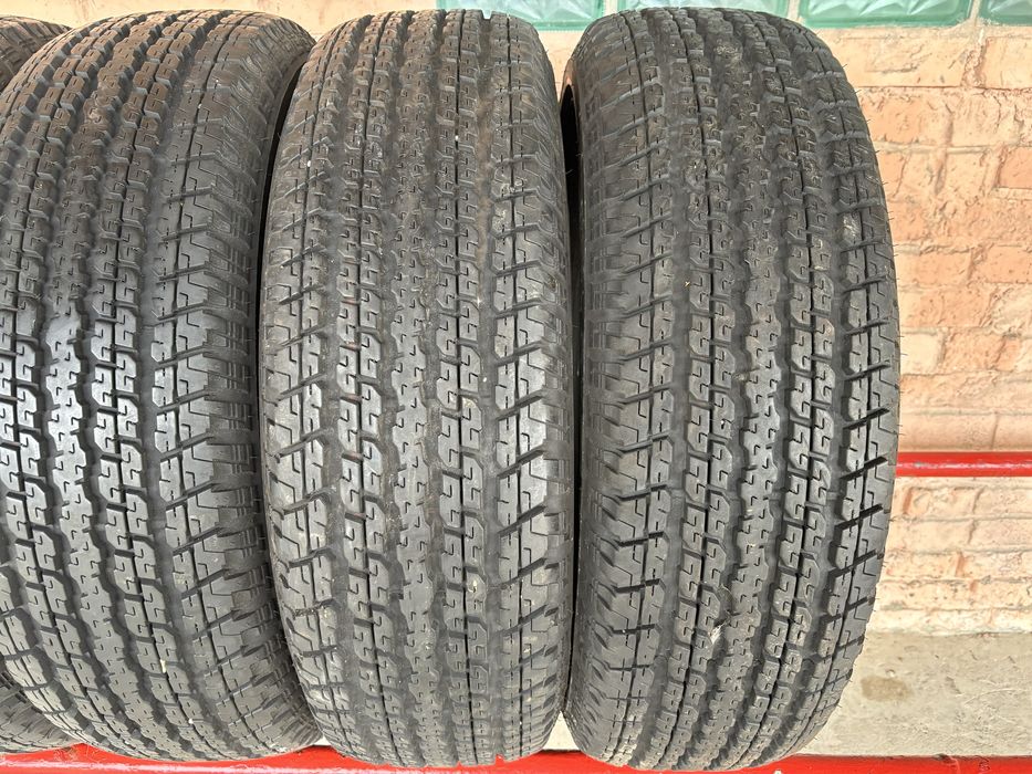 Комплект всесезоних шин 255/70R18 Bridgestone