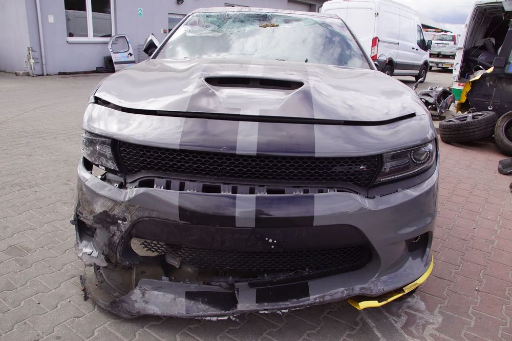 Auto na części 692106889 Dodge Charger 5.7 hemi 272 kw rocznik 2019 klapa zderzak ćwiartka drzwi deska konsola poduszka sanki maska maglownica silnik skrzynia komputer sterownik
