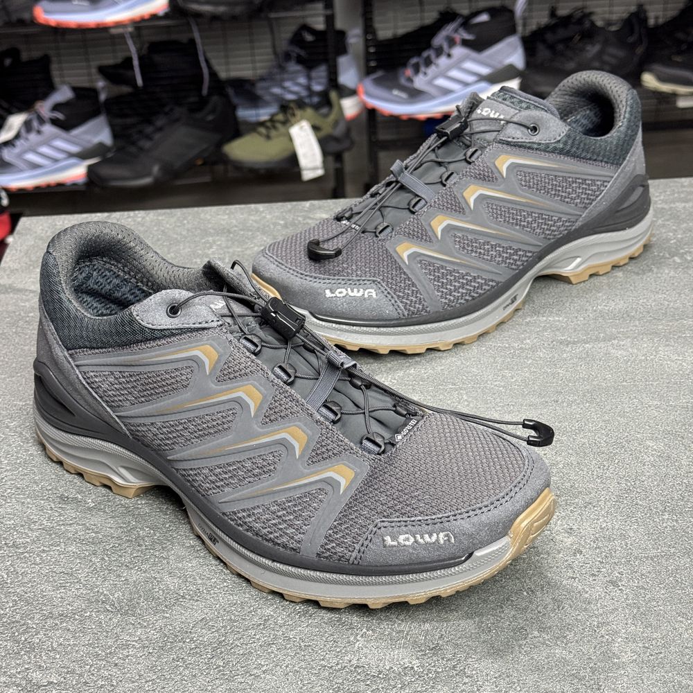 ОРИГІНАЛ 100% Кросівки LOWA Gore tex /44 р