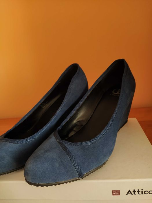 Замшеві жіночі туфлі